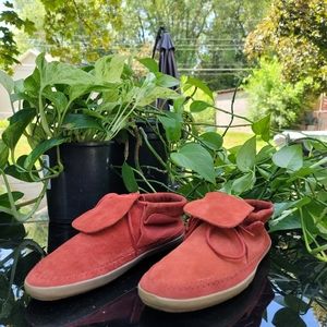 Vans style moccasin shoe